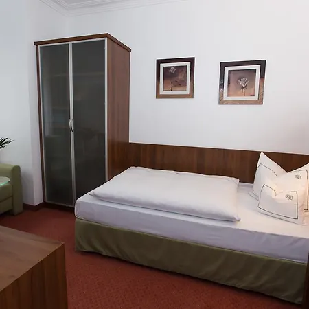 Coellner Hof Szálloda 3*